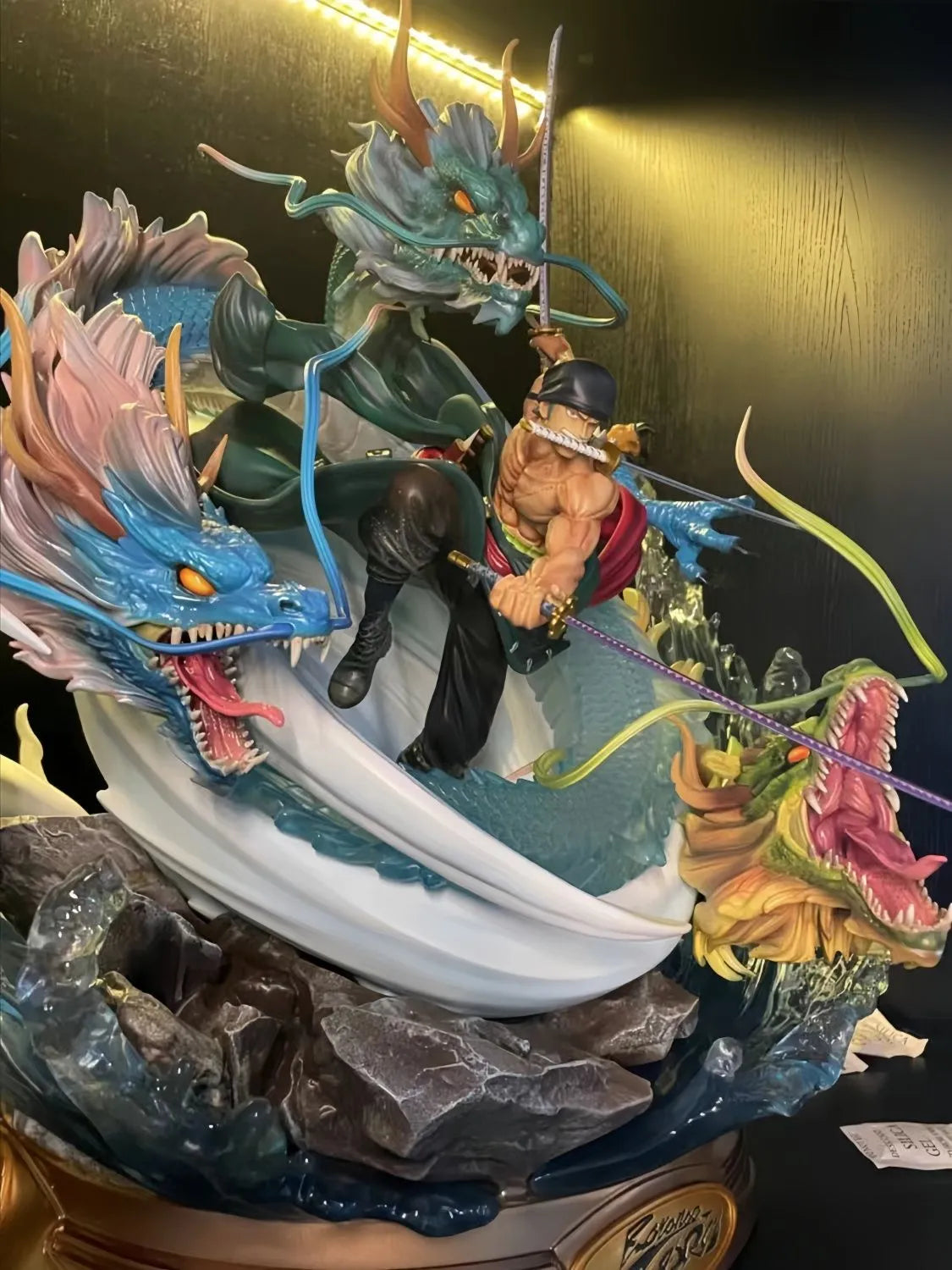 Japanese Version One Piece Handheld Solo Three Dragons Three Knives Flow Tornado Handheld Model Ornament Gift muse