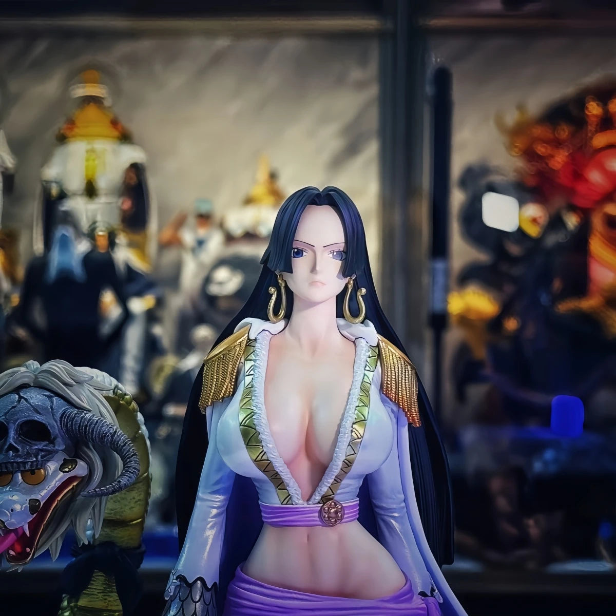 Hegemony Society Empress [Japanese version] Exclusive limited edition One Piece anime peripheral GK figurine model decoration Muse